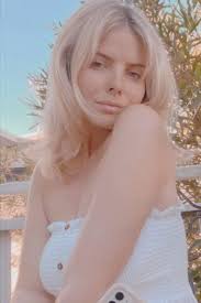 Olivia Frazer says she sees her pansexuality as a "gift"