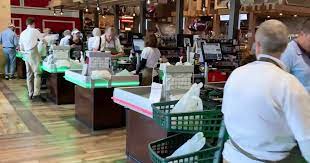 Video Shows Unmasked Customers Employees In Florida Grocery Store
