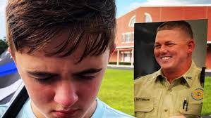 Leann Gomez's Instagram, Twitter & Facebook