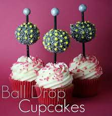 New Year S Eve Ball Drop Cupcakes Oh My Creative New Years Eve Dessert New Years Eve Ball Festive Desserts