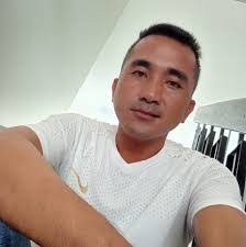 Allan Latorre's Instagram, Twitter & Facebook