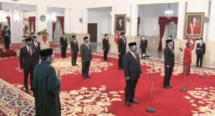 Para menteri baru akan dilantik jokowi pada hari ini, rabu (23/12). Harta Kekayaan 6 Menteri Baru Jokowi Utang Sandiaga Uno Paling Banyak Suara Bekaci