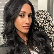 Nicole Mazzie's Instagram, Twitter & Facebook