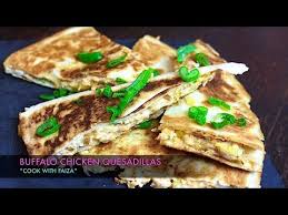 The mildly spiced buffalo chicken goes surprisingly well with the cheese. Buffalo Chicken Quesadilla Cook With Faiza Youtube