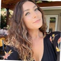 Justine Edwards's Instagram, Twitter & Facebook