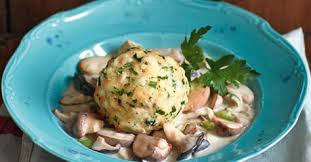 Semmelknodel Mit Pilzragout Rezept Pilzragout Rezepte Knodel