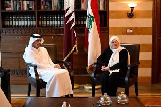 🔵 *عاجل:* *رئيس مجلس الوزراء وزير الخارجية القطري الشيخ محمد بن عبد الرحمن بن جاسم آل ثاني يلتقي السيدة بهية الحريري في بيت الوسط*