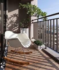 Sessel Und Pflanzkubel In Weiss Balcony Design Design Home