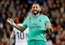 ونال كريم بنزيما مهاجم فريق ريال مدريد الإسبانى جائزة أفضل لاعب فرنسى محترف فى كما اختير كريم بنزيما في فريق الأسبوع 8 مرات خلال الموسم الحالي في الدوري الإسباني. Ù…Ù† Ù‡Ùˆ Ø£Ù‚ÙˆÙ‰ Ù…Ø¯Ø§ÙØ¹ ÙˆØ§Ø¬Ù‡Ù‡ Ø¨Ù†Ø²ÙŠÙ…Ø§ ÙÙŠ Ø§Ù„Ù…Ù„Ø§Ø¹Ø¨