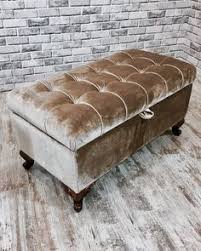 Banketka S Kryshkoj Ideias De Decoracao Casa Decoracao De Quarto Moveis Dourados