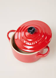With this miniature round stoneware casserole you can bake charming individual portions while entertaining your guests without the hassle of dishing. Le Creuset Mini Cocotte Metallics 10 Cm Lot De 4 De Bijenkorf