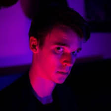 Max Nixon (@mxnxn88)