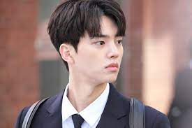 좋아하면 울리는 / love alarm genre: Facts About Song Kang From Netflix S Love Alarm Hypebae