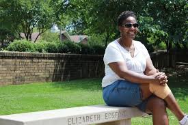 Résultat de recherche d'images pour "elizabeth eckford"
