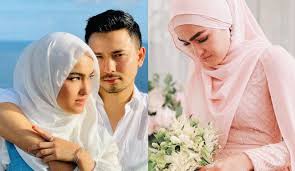 Andi tiba tiba teringat dengan dvd yang dia temukan lagi di laci mejanya di sekolah tadi siang. Time Ni Sebak Sangat Bakal Ibu Elfira Loy Payung Foto Tunang Syukur Apa Adanya Media Hiburan