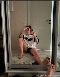 gay porn (@youngSneakers24)  X