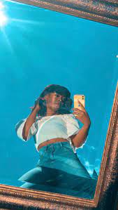 Outside Mirror Selfie Portrait Photography Poses Girl Photography Poses Instagram Photo Inspiration