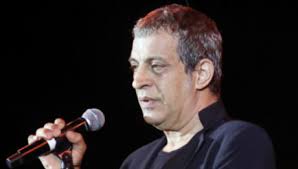 Ο δημοφιλής τραγουδιστής έπαιζε «φρουτάκια» σε ηλεκτρονικούς για ακόμα μια φορά ο θέμης αδαμαντίδης συνελήφθη σε παράνομη χαρτοπαικτική λέσχη. 8emhs Adamantidhs Star Gr