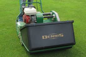 The most popular dennis machine the ft is an interchangeable cassette mower giving options to fit 12 different heads including scarifiers, verticutters, brushes, spikers and slitters as well as 5 or 9 blade cutter cassettes with 15 seconds changeover of cassettes. Market Report Pedestrian Mowers Horticulture Week