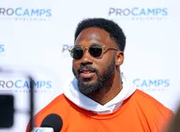 Will Myles Garrett's hamstring injury linger into Browns training camp?  Hey, Mary Kay!