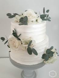 Hochzeitstorte Zweistockig Schokoboden Himbeeren Mascarpone Fullung Kandierte Bluten Hochzeitstorte Hochzeitstorte Zweistockig Kandieren