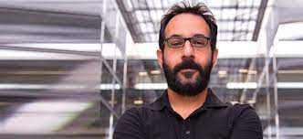 Alex dimakis is a professor at the electrical and computer engineering department, university of texas at austin. Alex Dimakis The Greek Who Has Been Awarded For His Work On The Information Theory Ellines Com