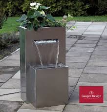 Edelstahlbrunnen Samira Fur Terrasse Oder Garten Brunnen Garten Wasserelemente Im Freien Gartenbrunnen