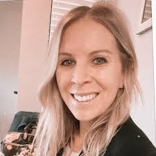 Caitlin Pullen's Instagram, Twitter & Facebook