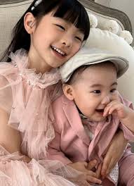 아이돌 부부와 자녀의 일상 이야기