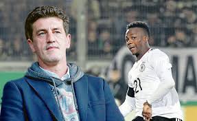 We analysed a lot of things from the games in september. Hsv Sportchef Bei Der Nationalelf Jens Todt Trifft Jogi Low Und Verpasst Gideon Jung Mopo De