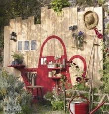 Les Decos Insolites Et Creatives Au Jardin Idee Deco Jardin Decoration Jardin Fantaisie De Jardin