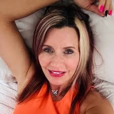 Mandy Dalton's Instagram, Twitter & Facebook