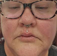 Hola lo acabo de hacer antes ya lo tenía está vez me dolió mucho quiero  saber si está bien hecho