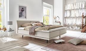 Betten in schwarz kaufen sie günstig auf wohnen.de ⭐ kostenloser versand & retoure ✅ große auswahl ⭐ kauf auf rechnung und raten. Minimum Colletion Boxspringbett Von Kamjo Bedding In Khaki Mit Schwarzen Fussen Mobel Letz Ihr Online Shop
