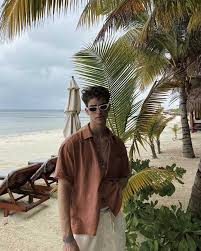 See more ideas about manu, rio, cute boys. Manu Rios Manurios Photos And Outfits On 21 Buttons
