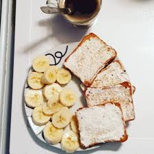 284 Kcal Banane Biscottes Au Ble Complet Avec Du Saint Moret Cafe Sucre Healthy Menu Healthy Health Fitness