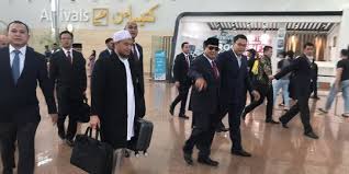 Mahathir mohamad mencadangkan mata wang baharu berasaskan emas.ini memandangkan ia lebih stabil berbanding dagangan dalam mata wang. Mahathir Usulkan Emas Jadi Mata Uang Negara Asia Timur Merdeka Com