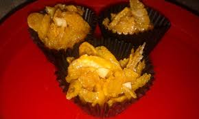 Tuangkan campuran butter yang dicairkan ke dalam mangkuk cornflakes, kacau sehingga conflakes disaluti dengan sempurna. Cornflake Madu Citarasadelizioso