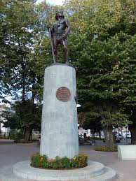 Luego bajaron los hombres del cielo, conociendo el lenguaje de la naturaleza, y trajeron el idioma mapuche, que. Lautaro Chile Wikipedia