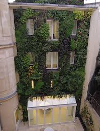 Boutique Azzedine Alaia Paris 5 Rue De Marignan Vertical Garden Patrick Blanc Urban Garden Vertical Vegetable Gardens Vertical Garden