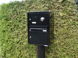 Briefkasten Mit Kamera Nach Kundenwunsch Gefertigt Jetzt Konnen Sie Sich Auch Ihren Individuellen Briefkasten Briefkastenanlage Briefkasten Briefkastenanlagen