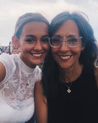 Emma Crites's Instagram, Twitter & Facebook