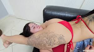 Beginner Using Leg Locks: Brunette Brunette Porn by MF Fight