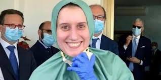 Aisha (Silvia) Romano quattro anni dopo il rapimento