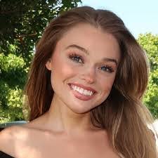 Lilly Hooper's Instagram, Twitter & Facebook