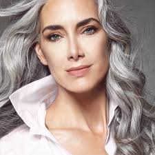 International jewelry and watches specialists: 24 stories about their work  and life in the lockdown.