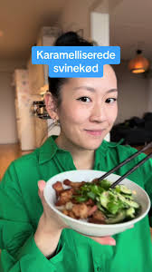 Skal man lave vietnamesisk mad, som smager ægte og godt, så skal man købe  autentiske produkter 🙌 Her snakker vi meget om det karamelliserede  svinekød ☝️ Dels fordi det er en klassisk hverdagsret, som ...