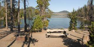 A ban on gasoline motors and a speed limit of ten miles per hour for electric motors makes this lake a serene destination. Our Picks For The Best Camping Near Bend Oregon