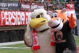 2019 porsche macan vs 2019 macan s: Macan Dan Elang Di Laga Persija Vs Pss Sleman Foto 2