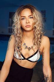 Mii_v_v是不是很漂亮?好看吗, Mii_v_v 294.7MB视频- 悠悠直播下载站